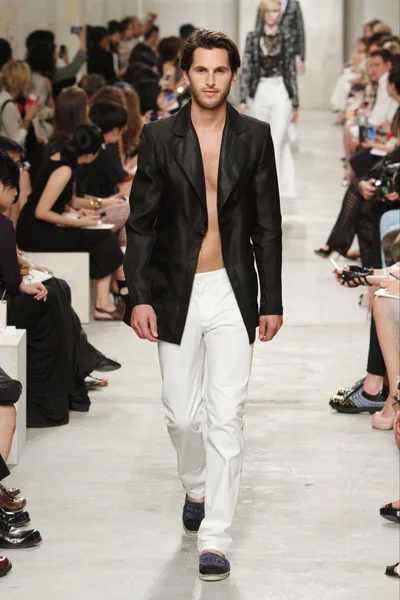 Look 64